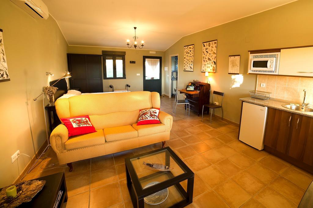 Cielo Abierto Apartment Berzocana Bagian luar foto